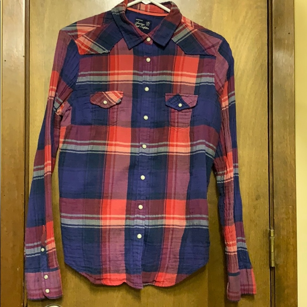 American Eagle woman’s size large button up